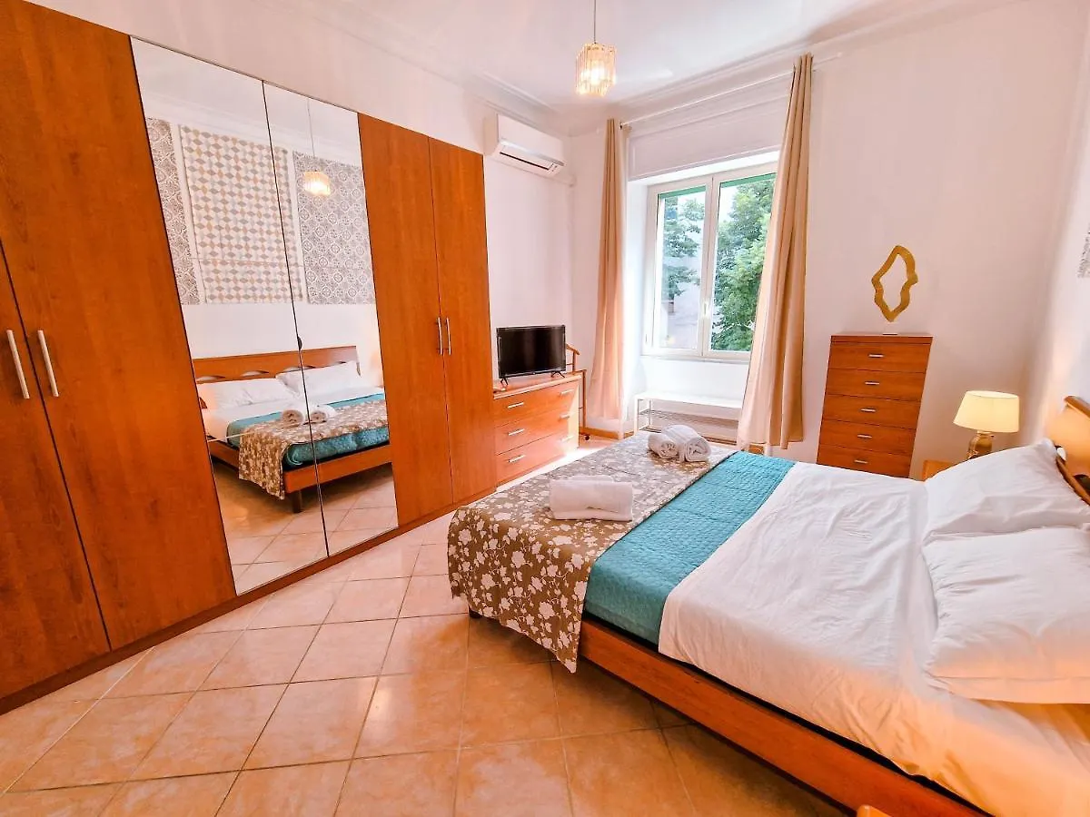 Apartment Vatican Shelter Rome